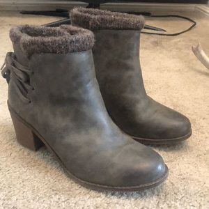 Roxy fleece boots